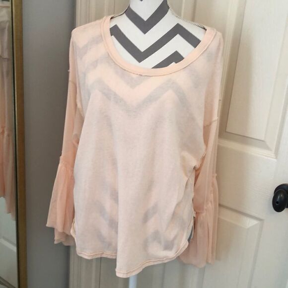 Free People hi lo flowy sleeve top - Picture 1 of 9